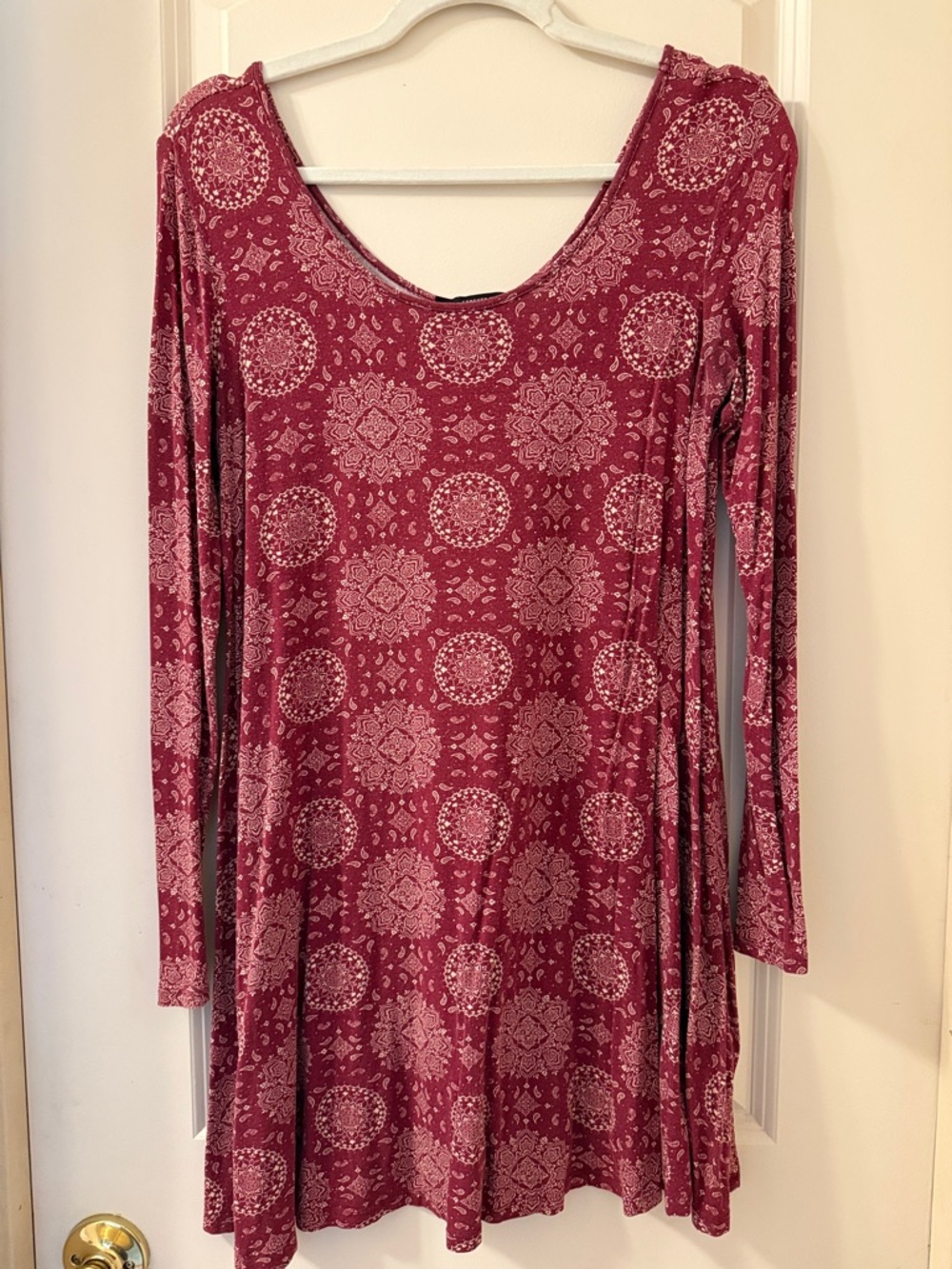 Women's Long Sleeve Scoop Neck Swing Dress in Burgundy Paisley